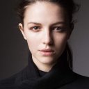 Ella Hunt oyuncusunun filmleri