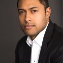 Uli Latukefu oyuncusunun filmleri