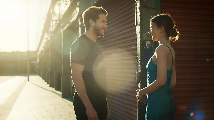 Aşka Düşmek izle