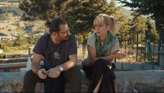 Bildiğin Gibi Değil izle