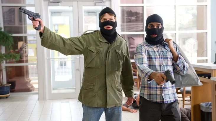 &Ccedil;aylak Soyguncular izle