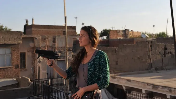 Gelecek Uzun Sürer izle