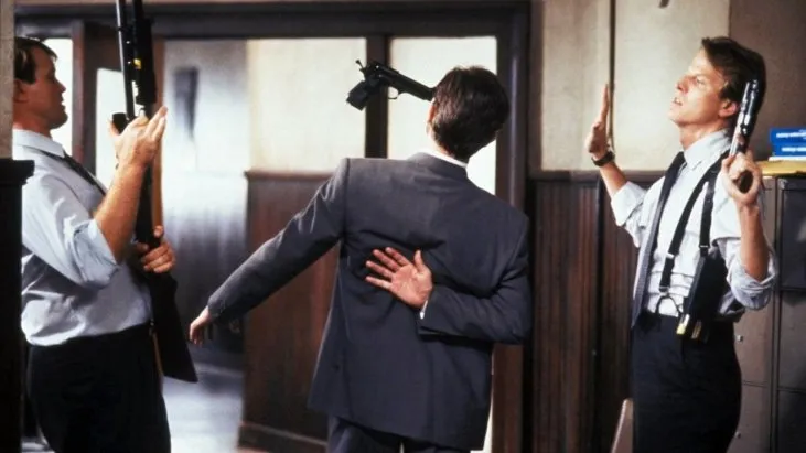 G&ouml;r&uuml;nmez Adamın Maceraları izle