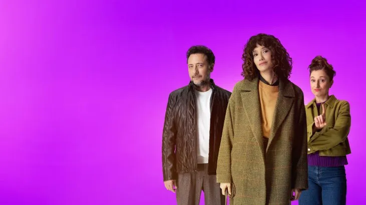 Mira: Her Şey Yolundaymış Gibi izle