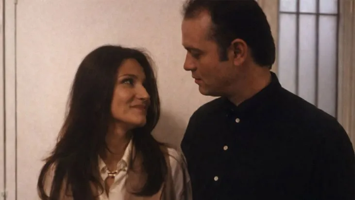 Sarı Tebess&uuml;m izle