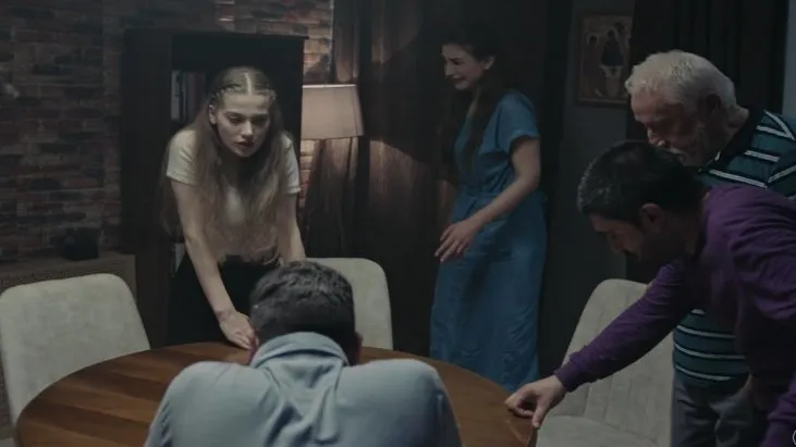 Ses: Sonu Olmayan Gece izle